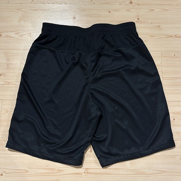 Nike dri-fit shorts - Picture 2 of 4
